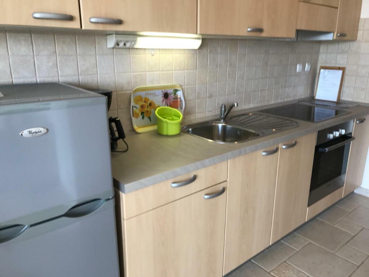 Apartmani Marija Klimno B Eksteriør bilde